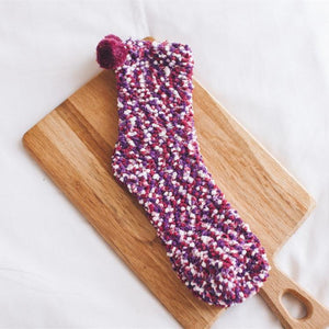 (🎅FRÜHE WEIHNACHTEN 50 % RABATT) Winter Fuzzy "Cupcakes" Socken mit Geschenkbox