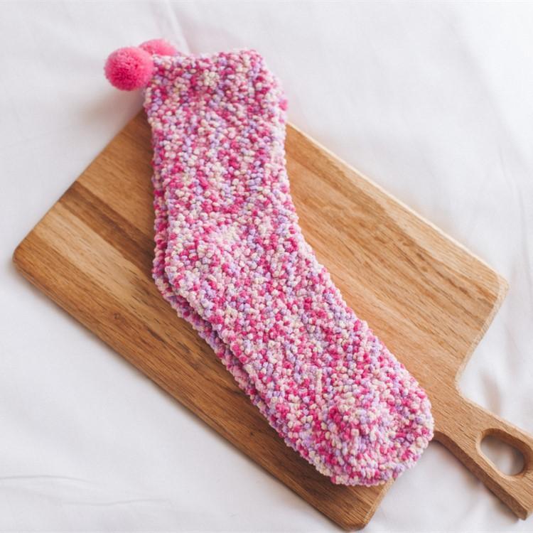 (🎅FRÜHE WEIHNACHTEN 50 % RABATT) Winter Fuzzy "Cupcakes" Socken mit Geschenkbox